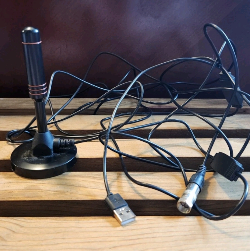 Digital TV Antenna Indoor Outdoor With Magnetic Base